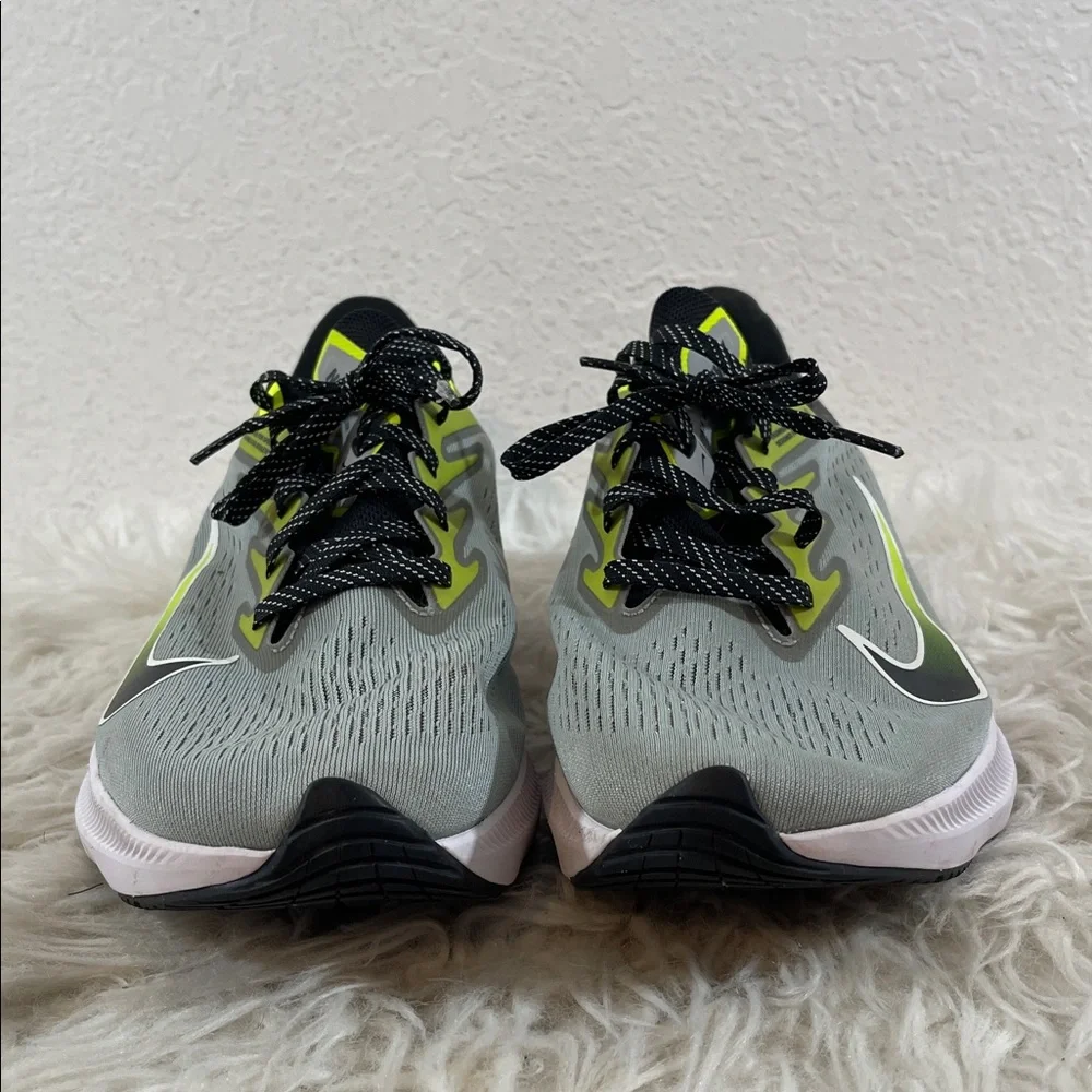 NIKE Air Zoom Winflo 7 'Smoke Grey Volt' Running Trainers Sneakers Size 12 - Picture 3 of 13